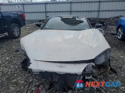 Piąte zdjęcie samochodu w środku: 2019 ASTON MARTIN VANTAGE VIN:SCFSMGAW4KGN02689 - miniatura