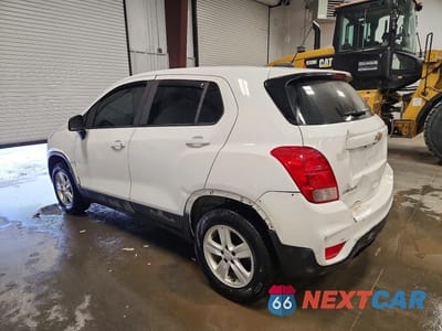 Drugie zdjęcie samochodu z przodu: 2019 CHEVROLET TRAX LS VIN:3GNCJNSB3KL330928 - miniatura
