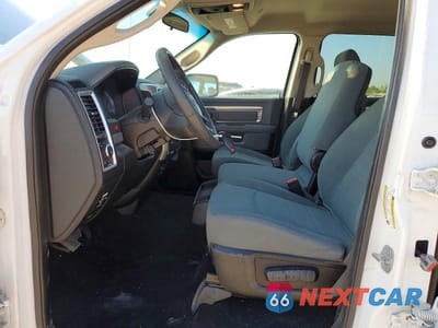 Zdjęcie 7 z 13 samochodu: 2019 RAM 1500 CLASSIC SLT VIN:3C6RR6LT9KG704516 - miniatura
