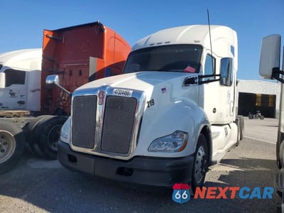 Drugie zdjęcie samochodu z przodu: 2018 KENWORTH T680 SEMI TRUCK VIN:1XKYD49X2JJ175459 - miniatura