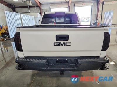 Zdjęcie 6 z 13 samochodu: 2018 GMC SIERRA K1500 SLT VIN:3GTU2NEC1JG598334 - miniatura
