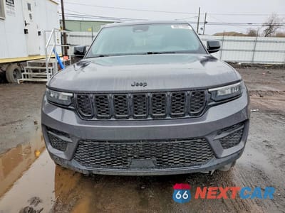 Piąte zdjęcie samochodu w środku: 2023 JEEP GRAND CHEROKEE LAREDO VIN:1C4RJHAG7PC634509 - miniatura