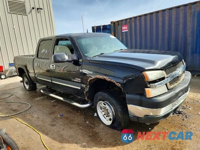 Czwarte zdjęcie samochodu z boku: 2005 CHEVROLET SILVERADO K2500 HEAVY DUTY VIN:1GCHK23205F898545 - miniatura