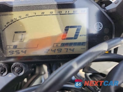 Zdjęcie 7 z 9 samochodu: 2022 YAMAHA YZFR3 A VIN:MH3RH18Y5NK008463 - miniatura