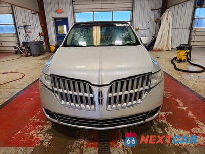 Piąte zdjęcie samochodu w środku: 2012 LINCOLN MKT VIN:2LMHJ5AT2CBL52358 - miniatura