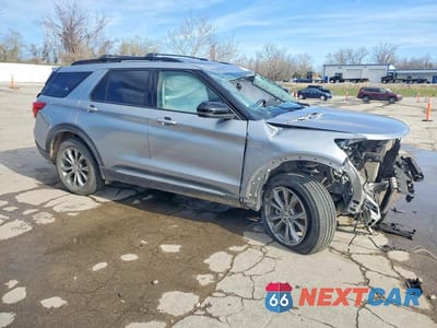 Czwarte zdjęcie samochodu z boku: 2022 FORD EXPLORER XLT VIN:1FMSK8DH3NGB98035 - miniatura