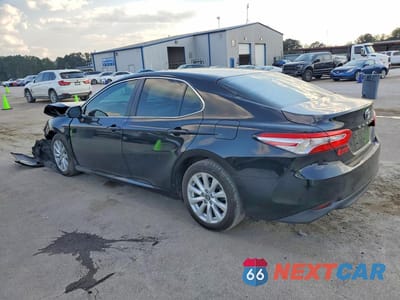 Drugie zdjęcie samochodu z przodu: 2018 TOYOTA CAMRY LE VIN:4T1B11HK1JU150920 - miniatura