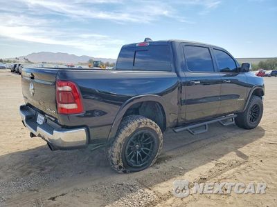 Trzecie zdjęcie samochodu z tyłu: 2021 RAM 1500 LARAMIE VIN:1C6SRFJT7MN802927 - miniatura
