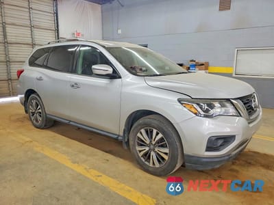 Czwarte zdjęcie samochodu z boku: 2017 NISSAN PATHFINDER S VIN:5N1DR2MM0HC629456 - miniatura