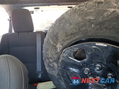 Zdjęcie 10 z 13 samochodu: 2018 JEEP WRANGLER UNLIMITED SPORT VIN:1C4HJXDN4JW227785 - miniatura