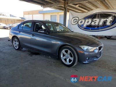 Czwarte zdjęcie samochodu z boku: 2013 BMW 320 I VIN:WBA3B1C54DK129208 - miniatura