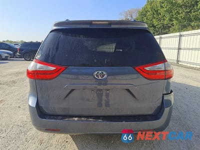 Zdjęcie 6 z 13 samochodu: 2016 TOYOTA SIENNA XLE 8-PASSENGER VIN:5TDYK3DCXGS712896 - miniatura
