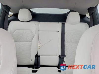 Zdjęcie 10 z 13 samochodu: 2026 TESLA MODEL Y VIN:7SAYGDEE5TF339100 - miniatura