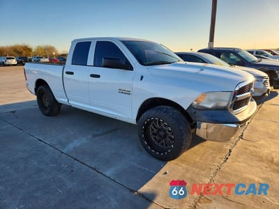 Czwarte zdjęcie samochodu z boku: 2018 RAM TRUCKS 1500 ST VIN:1C6RR6FG2JS208012 - miniatura