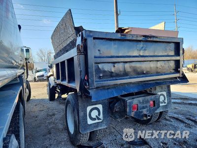 Trzecie zdjęcie samochodu z tyłu: 1993 INTERNATIONAL 4700 DUMP TRUCK VIN:1HTSCPEN8PH489100 - miniatura
