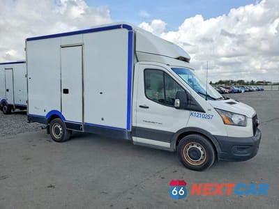Czwarte zdjęcie samochodu z boku: 2021 FORD TRANSIT DELIVERY TRUCK VIN:1FDBW5Z85MKA84383 - miniatura