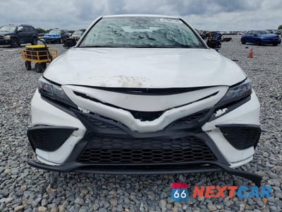 Piąte zdjęcie samochodu w środku: 2023 TOYOTA CAMRY VIN:4T1G11AK0PU767136 - miniatura