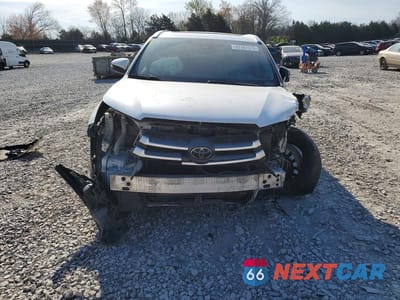 Piąte zdjęcie samochodu w środku: 2017 TOYOTA HIGHLANDER XLE VIN:5TDJZRFH9HS518886 - miniatura