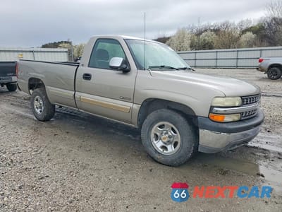 Czwarte zdjęcie samochodu z boku: 2001 CHEVROLET SILVERADO K1500 VIN:1GCEK14T41E172739 - miniatura