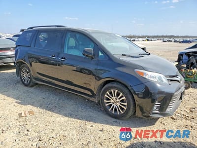 Czwarte zdjęcie samochodu z boku: 2020 TOYOTA SIENNA XLE 8-PASSENGER VIN:5TDYZ3DC5LS070402 - miniatura
