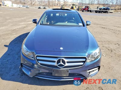 Piąte zdjęcie samochodu w środku: 2017 MERCEDES-BENZ E 300 4MATIC VIN:WDDZF4KB7HA137167 - miniatura