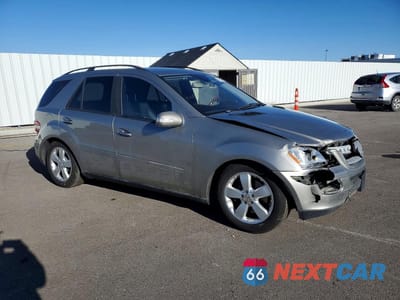 Czwarte zdjęcie samochodu z boku: 2006 MERCEDES-BENZ ML 500 VIN:4JGBB75E76A005680 - miniatura