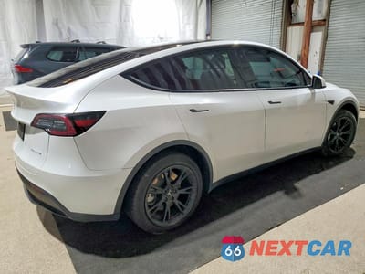 Trzecie zdjęcie samochodu z tyłu: 2020 TESLA MODEL Y VIN:5YJYGDEEXLF009563 - miniatura