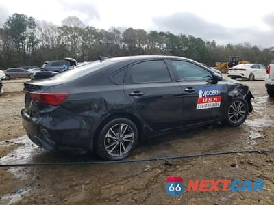 Trzecie zdjęcie samochodu z tyłu: 2023 KIA FORTE LXS VIN:3KPF24AD0PE594376 - miniatura