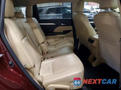 Zdjęcie 11 z 12 samochodu: 2019 TOYOTA HIGHLANDER XLE VIN:5TDJZRFH3KS943172 - miniatura