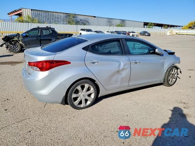 Trzecie zdjęcie samochodu z tyłu: 2013 HYUNDAI ELANTRA LIMITED VIN:5NPDH4AE6DH273156 - miniatura