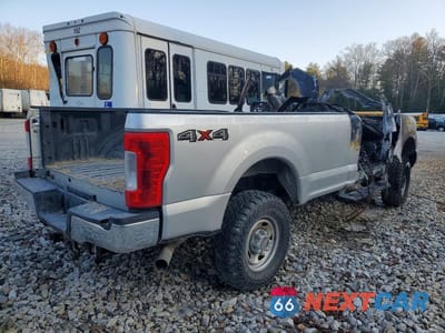 Trzecie zdjęcie samochodu z tyłu: 2019 FORD F350 SUPER DUTY VIN:1FTRF3B60KEG28865 - miniatura