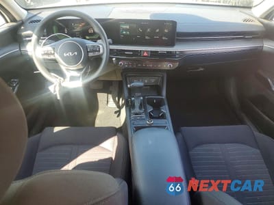 Zdjęcie 8 z 12 samochodu: 2025 KIA K5 LXS VIN:KNAG24J7XS5345616 - miniatura