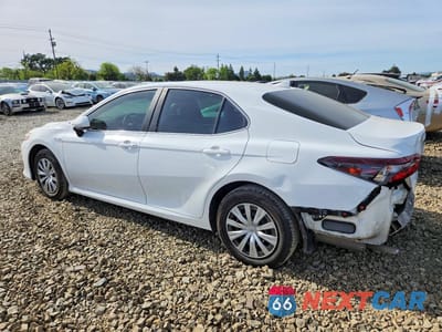 Drugie zdjęcie samochodu z przodu: 2021 TOYOTA CAMRY HYBRID LE VIN:4T1C31AK6MU552817 - miniatura