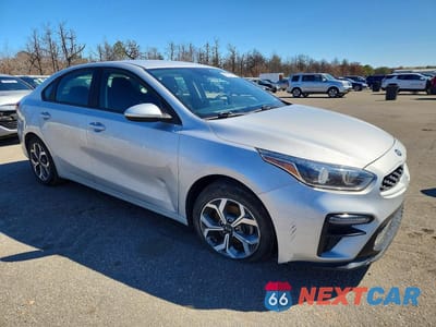 Czwarte zdjęcie samochodu z boku: 2020 KIA FORTE LXS VIN:3KPF24AD7LE259206 - miniatura