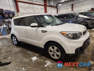 Czwarte zdjęcie samochodu z boku: 2018 KIA SOUL BASE VIN:KNDJN2A21J7543559 - miniatura