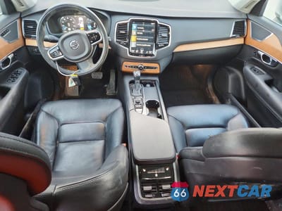 Zdjęcie 8 z 13 samochodu: 2021 VOLVO XC90 T6 MOMENTUM VIN:YV4A221K8M1683847 - miniatura