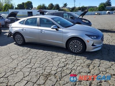 Czwarte zdjęcie samochodu z boku: 2021 HYUNDAI SONATA HYBRID SEL VIN:KMHL34JJ4MA018984 - miniatura