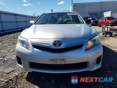 Piąte zdjęcie samochodu w środku: 2011 TOYOTA CAMRY HYBRID BASE VIN:4T1BB3EK0BU140099 - miniatura