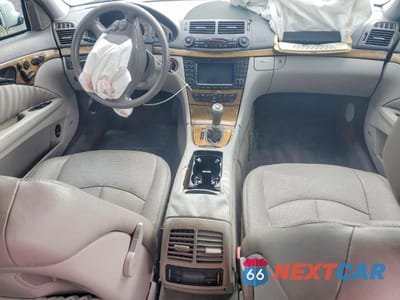 Zdjęcie 8 z 12 samochodu: 2007 MERCEDES-BENZ E 550 VIN:WDBUF72X97B041890 - miniatura