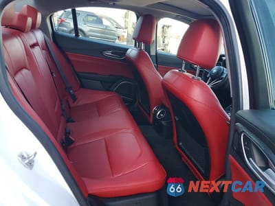 Zdjęcie 10 z 11 samochodu: 2019 ALFA ROMEO GIULIA VIN:ZARFAMAN6K7606413 - miniatura