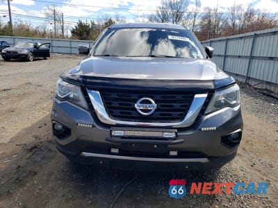 Piąte zdjęcie samochodu w środku: 2017 NISSAN PATHFINDER SL VIN:5N1DR2MM9HC635658 - miniatura