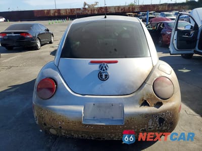 Zdjęcie 6 z 12 samochodu: 2001 VOLKSWAGEN NEW BEETLE GLS VIN:3VWCT21C31M405046 - miniatura