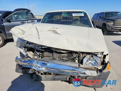 Piąte zdjęcie samochodu w środku: 1998 TOYOTA TACOMA BASE VIN:4TAVL52NXWZ112033 - miniatura