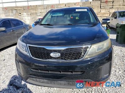 Piąte zdjęcie samochodu w środku: 2015 KIA SORENTO LX VIN:5XYKT3A6XFG568134 - miniatura