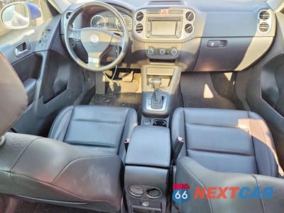 Zdjęcie 8 z 12 samochodu: 2010 VOLKSWAGEN TIGUAN SE VIN:WVGBV7AX8AW002300 - miniatura