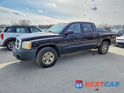 2005 DODGE DAKOTA QUAD 1D7HW28K45S263919 - główne zdjęcie licytacji z USA - miniatura