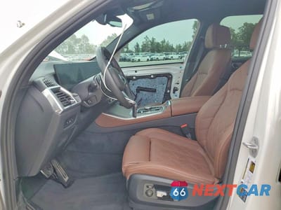 Zdjęcie 7 z 13 samochodu: 2025 BMW X5 XDRIVE50E VIN:5UX43EU01S9X77204 - miniatura