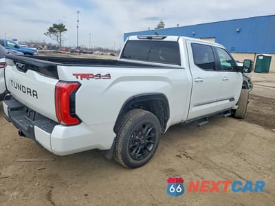 Trzecie zdjęcie samochodu z tyłu: 2025 TOYOTA TUNDRA PLATINUM VIN:5TFWA5EC4SX042401 - miniatura