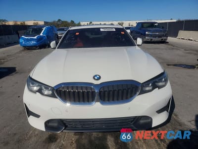 Piąte zdjęcie samochodu w środku: 2019 BMW 330I VIN:WBA5R1C50KAK12741 - miniatura