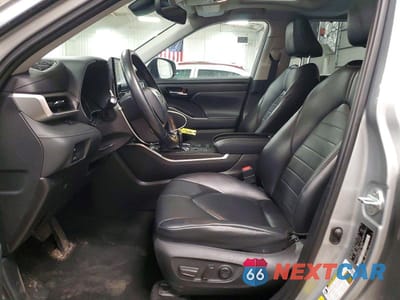 Zdjęcie 7 z 14 samochodu: 2021 TOYOTA HIGHLANDER XLE VIN:5TDGZRBH5MS094567 - miniatura